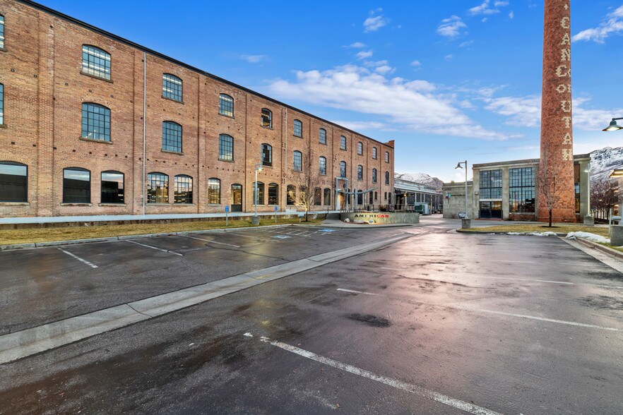 More Photos Of 2030 Lincoln Ave, Ogden Office For Lease