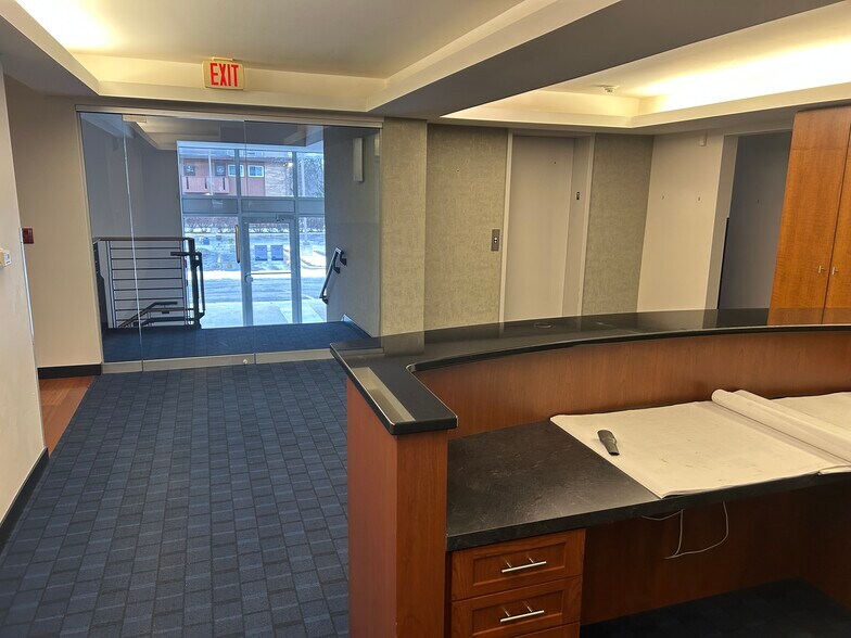 More Photos Of 6200 Mineral Point Rd, Madison Office For Sale