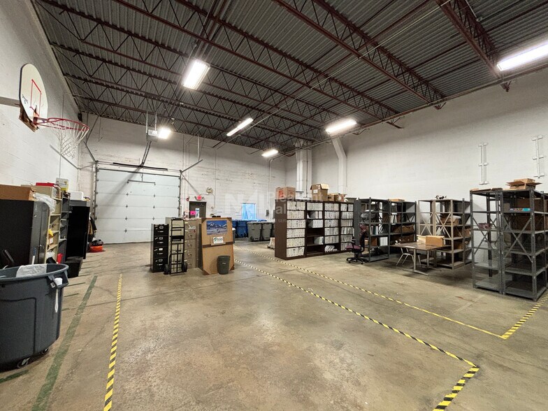 More Photos Of 2110-2130 E Aurora Rd, Twinsburg Warehouse For Sale