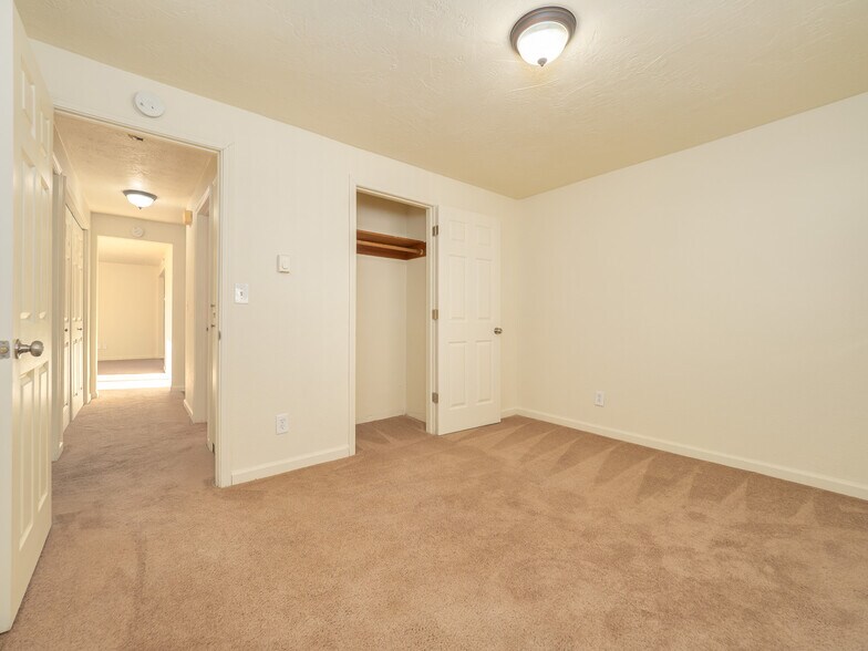 More Photos Of 1581 James St, Woodburn Multifamily For Sale