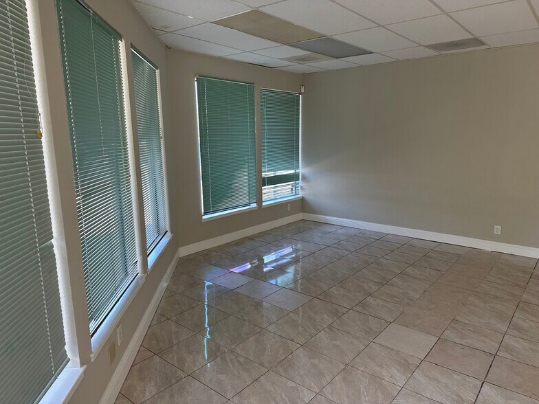 More Photos Of 670 Gregory Ln, Pleasant Hill Storefront For Lease