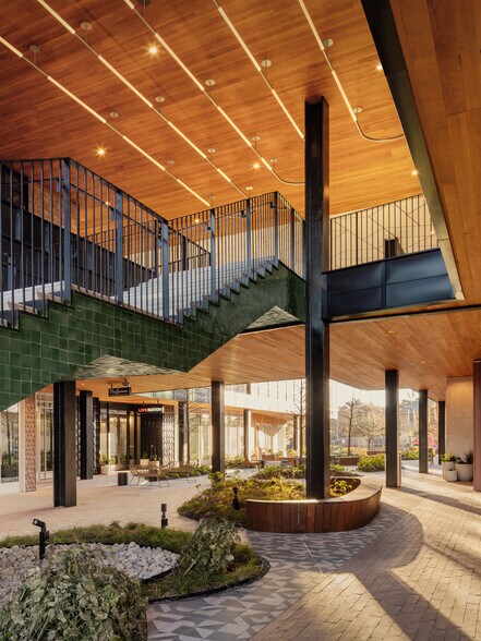 More Photos Of 888 Westheimer Rd, Houston Office For Lease