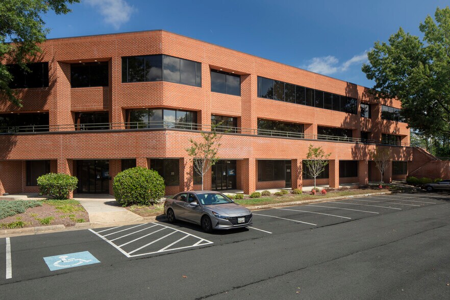 More Photos Of 7400 Fullerton Rd, Springfield Flex For Lease