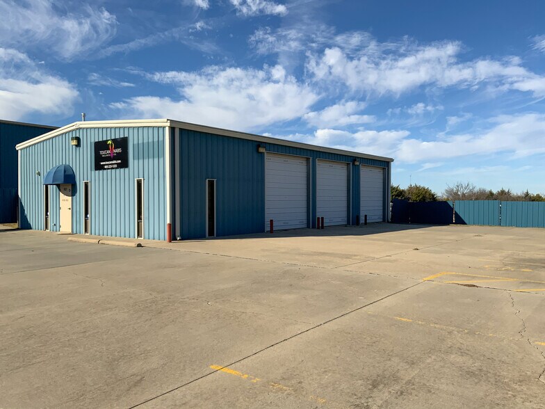 More Photos Of 3035 NE 23rd St, Oklahoma City Industrial For Sale