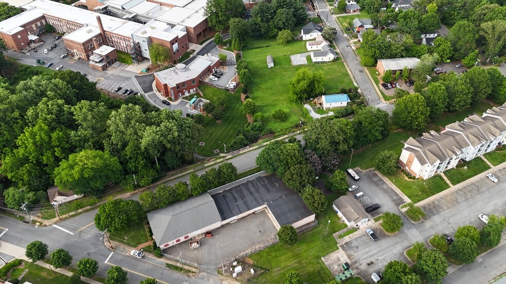 More Photos Of 2101 Sunnyside Ave, Winston-Salem Light Distribution For Sale