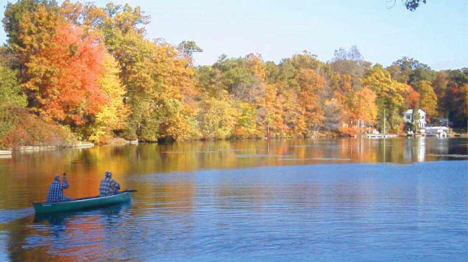 More Photos Of 118 Lakeside Blvd, Landing Bank For Sale