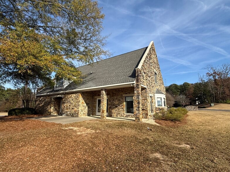 More Photos Of 204 Griffin Park Dr, Birmingham Office For Sale