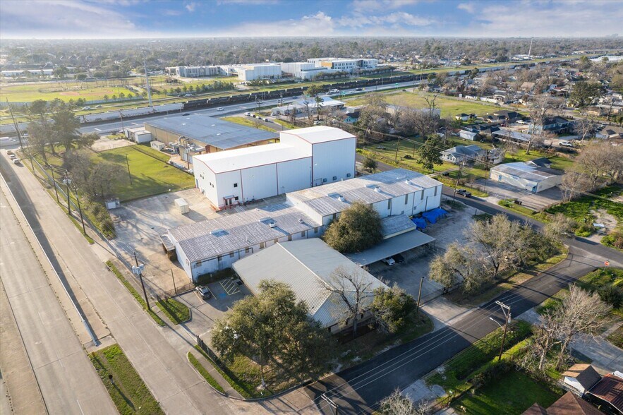 Primary Photo Of 1701-1707 Tidwell Rd, Houston Warehouse For Sale