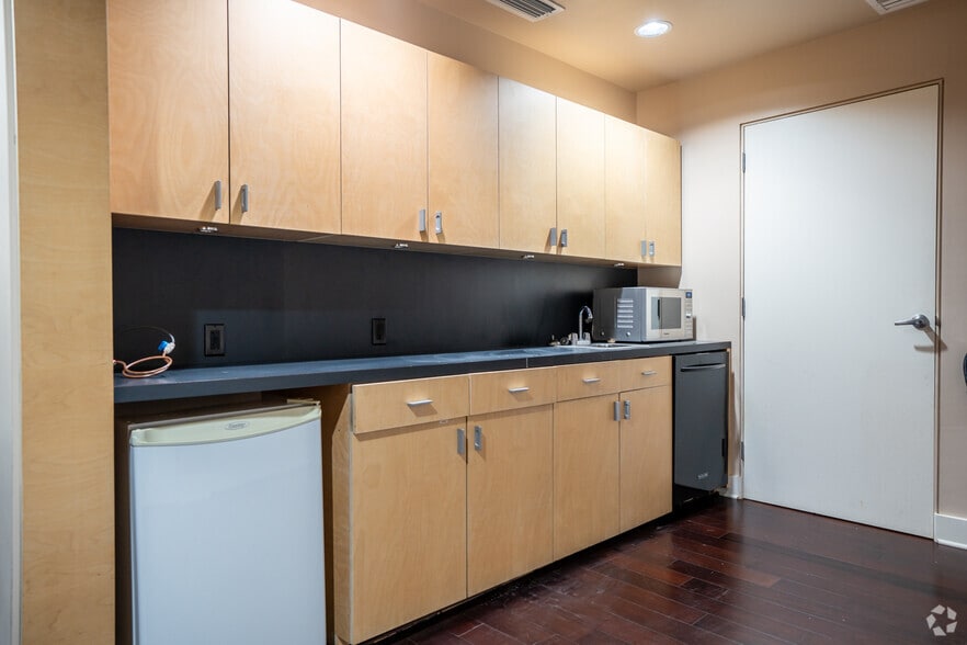 More Photos Of 1227-1239 N Gulfstream Ave, Sarasota Apartments For Lease