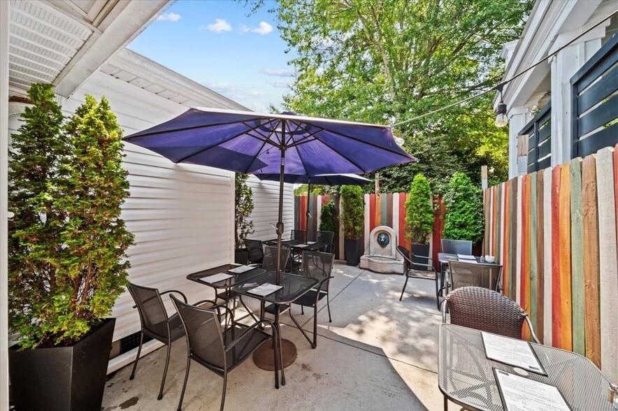 More Photos Of 107 W Curtis St, Simpsonville Freestanding For Sale