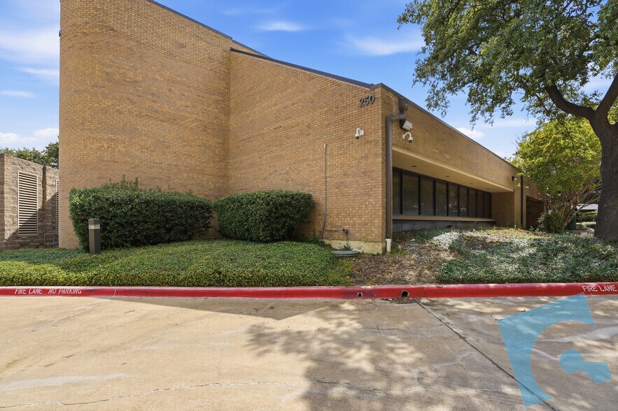 More Photos Of 250 Decker Dr, Irving Office For Lease