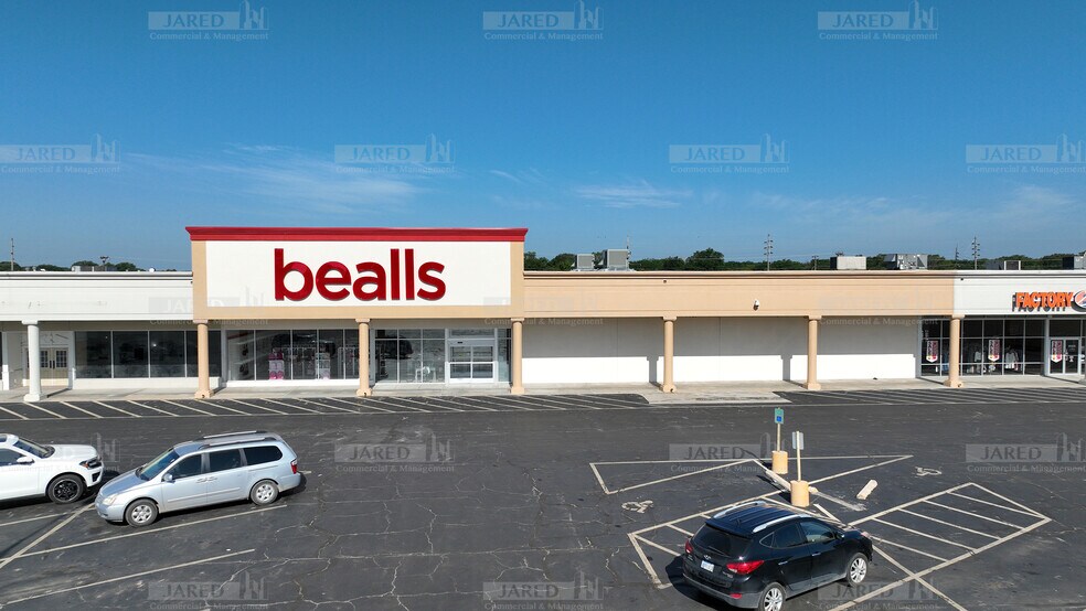 More Photos Of 100 Hall St, Coffeyville Unknown For Lease