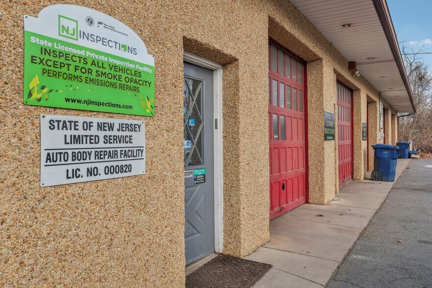 More Photos Of 1741 Princeton Ave, Lawrence Auto Repair For Sale