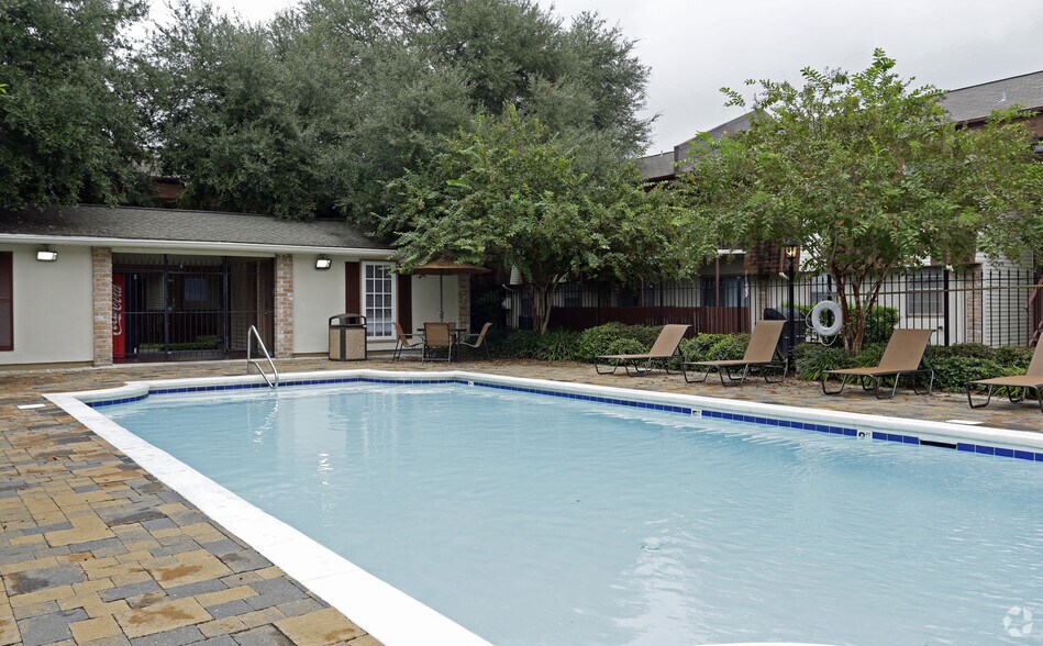 More Photos Of 1901 Lafayette St, Gretna Apartments For Sale