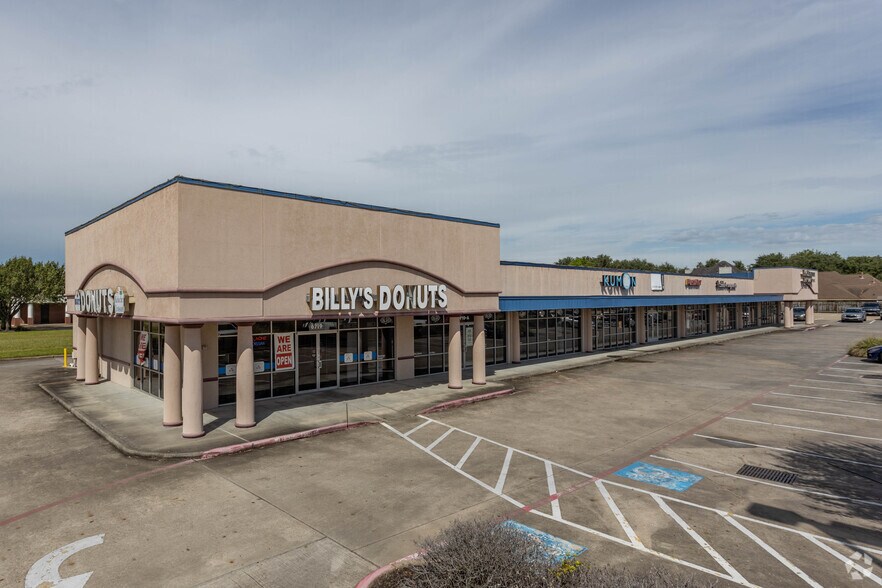 More Photos Of 6719 Fairmont Pky, Pasadena Unknown For Lease