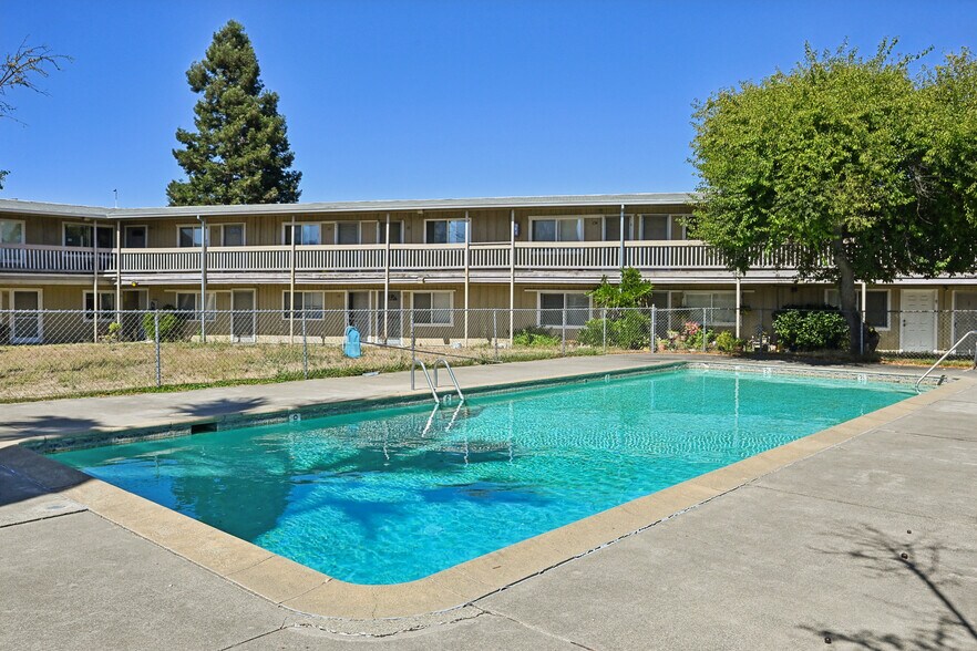 More Photos Of 7874-7890 Old Redwood Hwy, Cotati Apartments For Sale