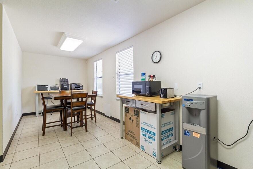 More Photos Of 2108 Ranch Road 12, San Marcos General Retail For Sale