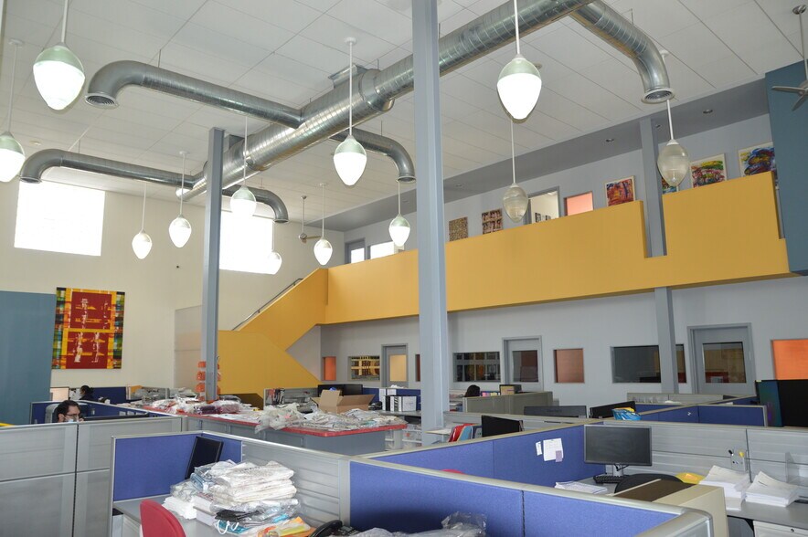 More Photos Of 8950 127th St, Richmond Hill Warehouse For Sale