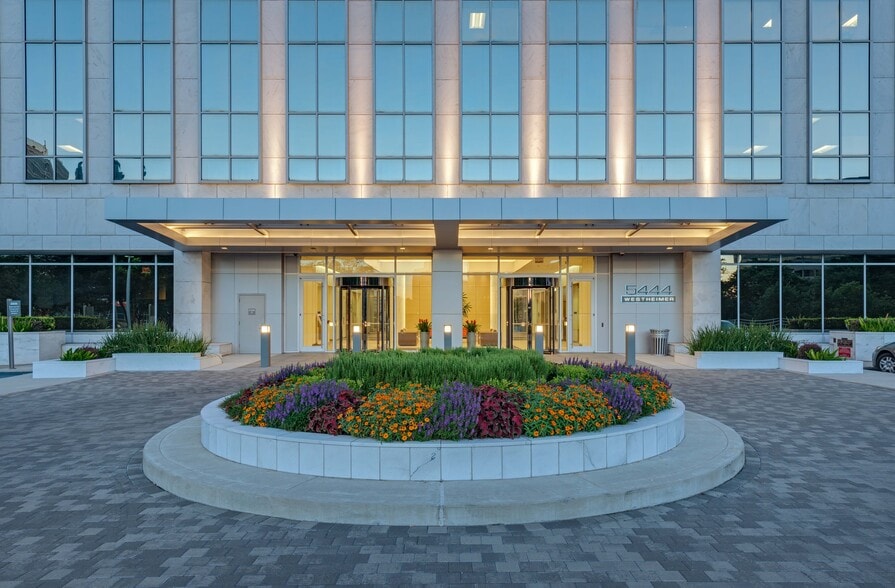 More Photos Of 5444 Westheimer Rd, Houston Office For Lease