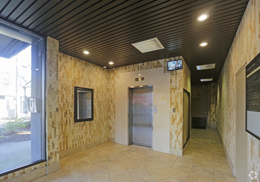 More Photos Of 2902-2918 Broadway W, Vancouver Office For Lease