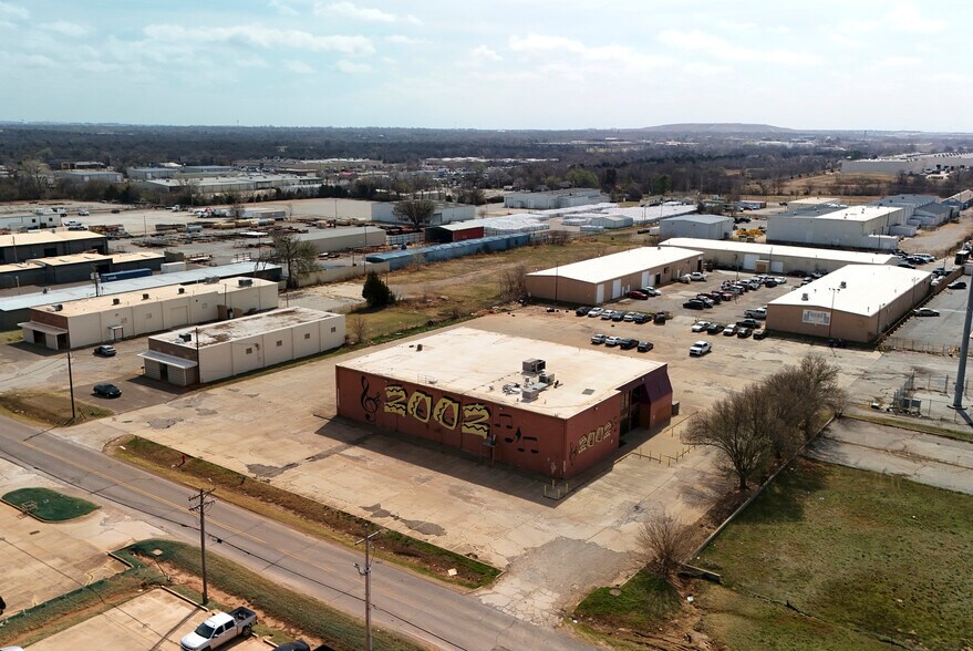 More Photos Of 1508 SE 25th St, Oklahoma City Bar For Sale