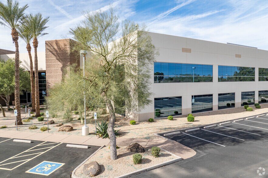 More Photos Of 8700 S Price Rd, Tempe Office For Lease