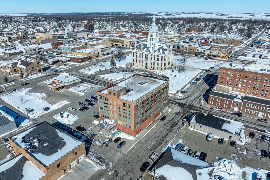 More Photos Of 11 E Church St, Marshalltown Unknown For Sale