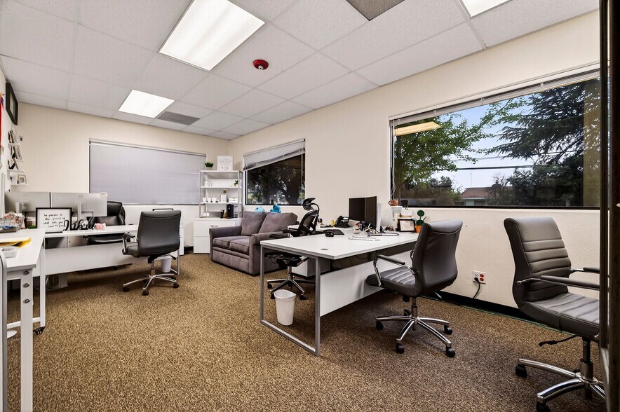 More Photos Of 604 E Walker St, Orland Office For Sale