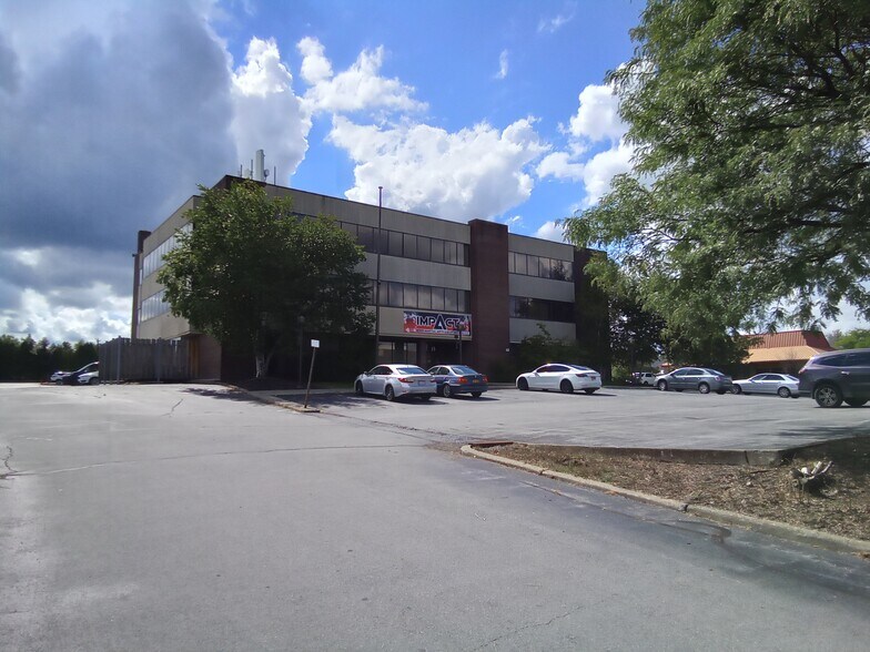 More Photos Of 15 Matthews St, Goshen Office For Sale