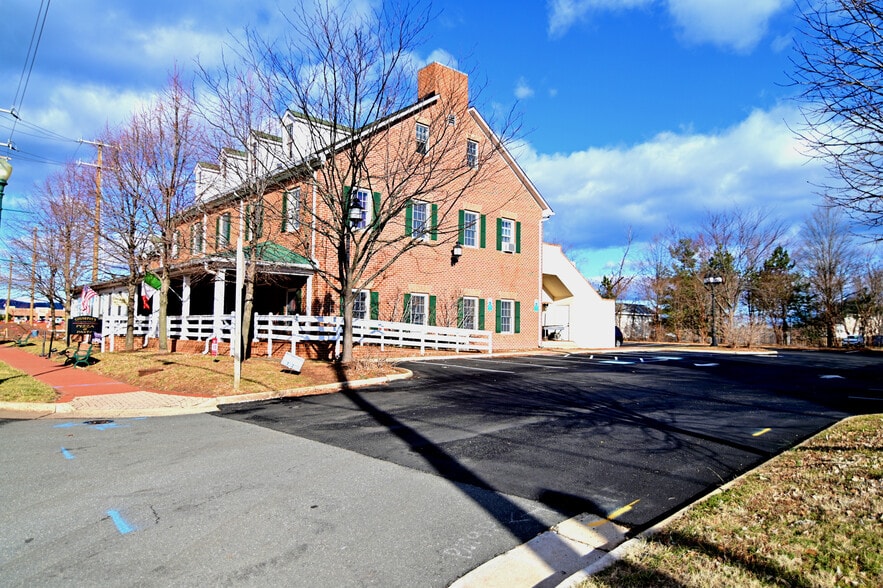 More Photos Of 15120 Washington St, Haymarket Restaurant For Sale