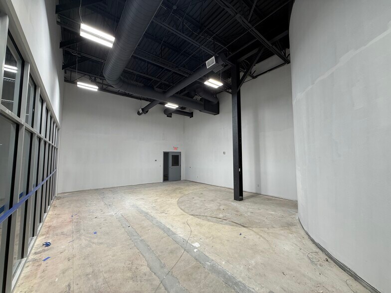 More Photos Of 15 Lund Rd, Saco Light Manufacturing For Lease