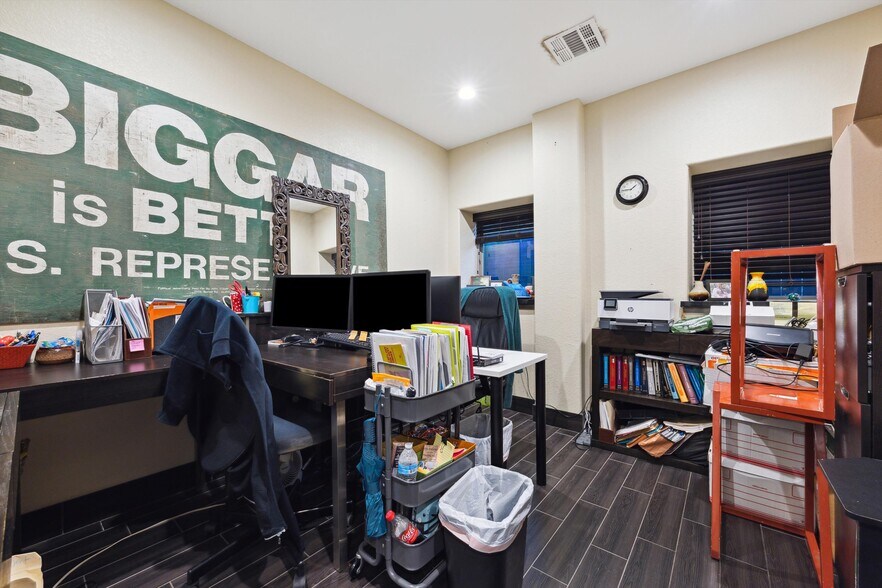 More Photos Of 1221 Studewood St, Houston Medical For Sale