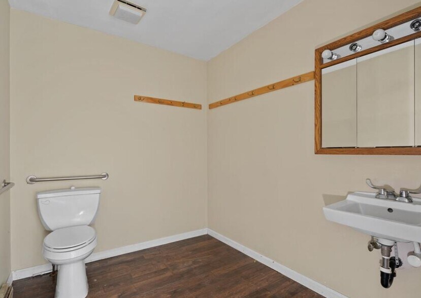 More Photos Of , Montgomery Office For Sale