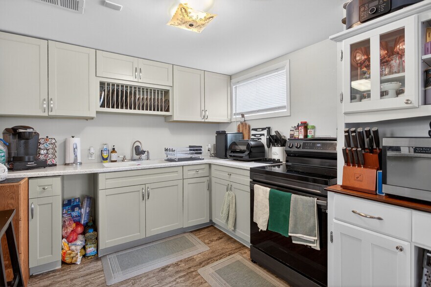 More Photos Of 124 S Brooklyn Rd, Napoleon Freestanding For Sale