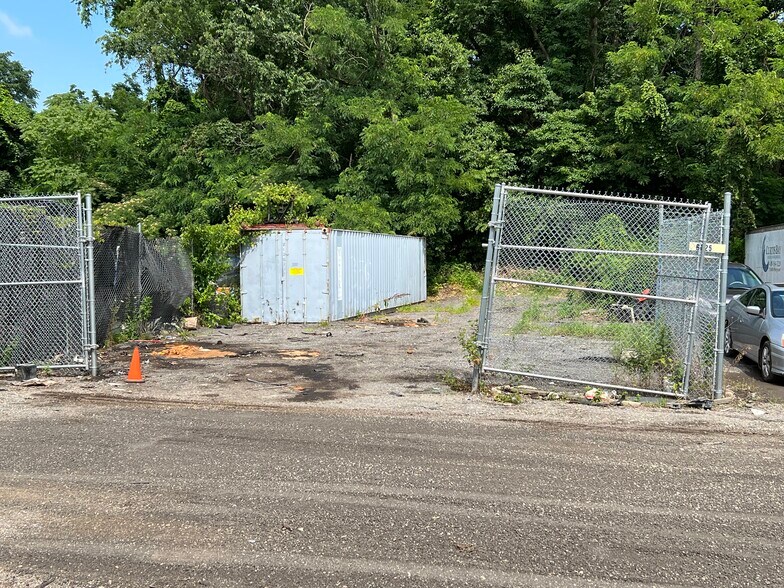 More Photos Of 6019-6027 Olson Rd, Brooklyn Warehouse For Lease