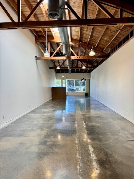 More Photos Of 333 Main St, El Segundo Storefront For Lease