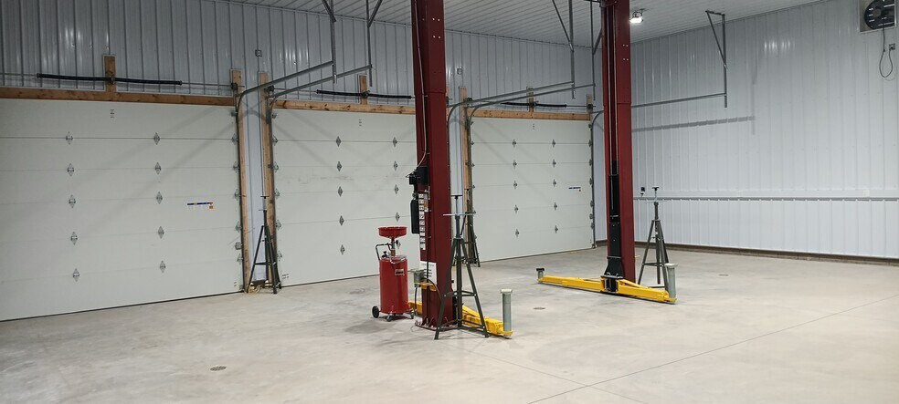 More Photos Of 1339 4th Ave, New Kensington Light Distribution For Sale