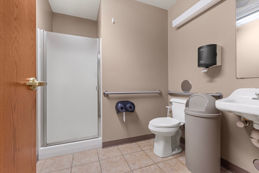 More Photos Of 5112 Forest Hills Ct, Loves Park Industrial For Sale