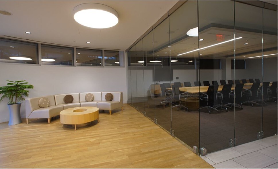 More Photos Of 1900 W Pl NE, Washington Office For Lease