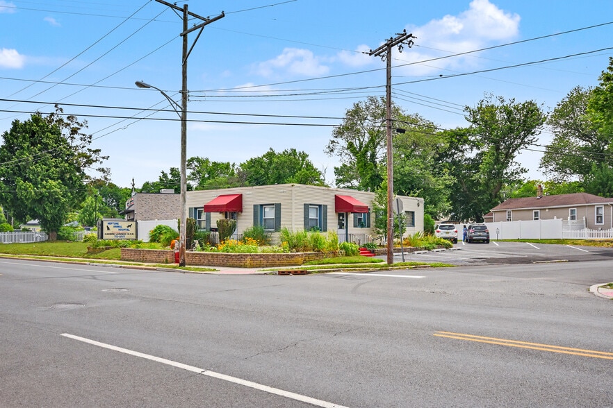 More Photos Of 317 Highway 35 N, Neptune City Veterinarian Kennel For Sale