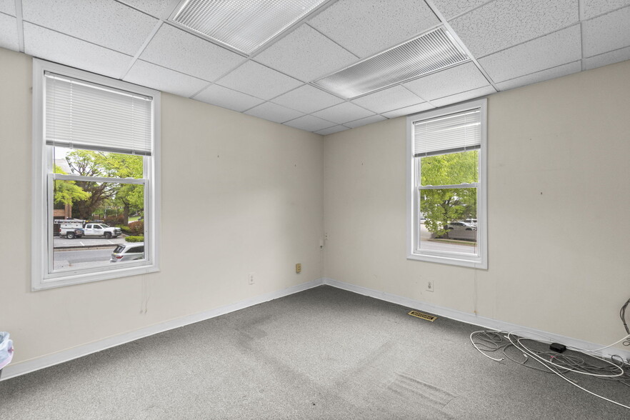 More Photos Of 300 Allegheny Ave, Towson Office For Sale