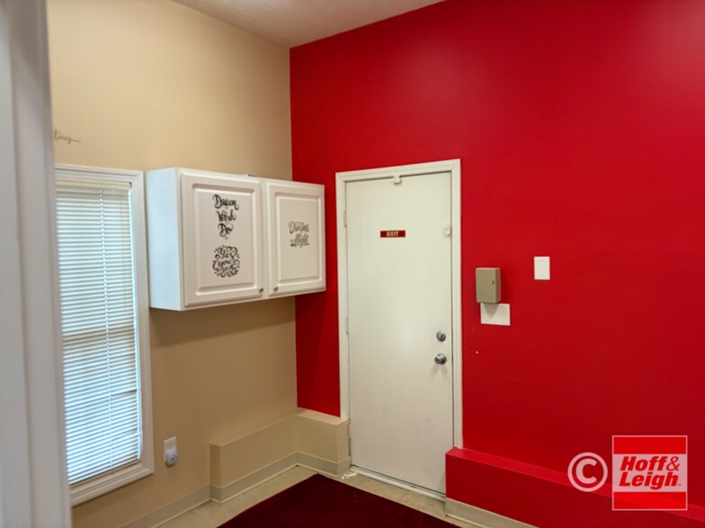 More Photos Of 541 West Ave, Tallmadge Office For Lease
