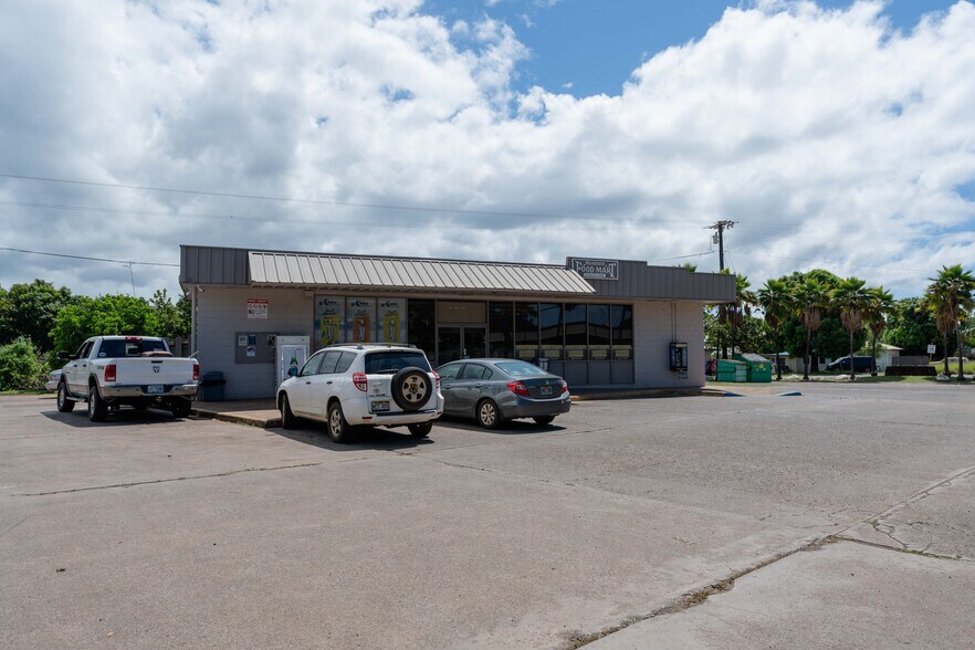 More Photos Of 8171 Kekaha Rd, Kekaha Storefront For Sale