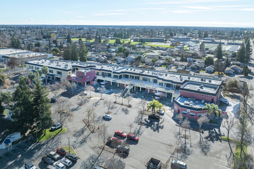 More Photos Of 1110 W Kettleman Ln, Lodi Unknown For Lease