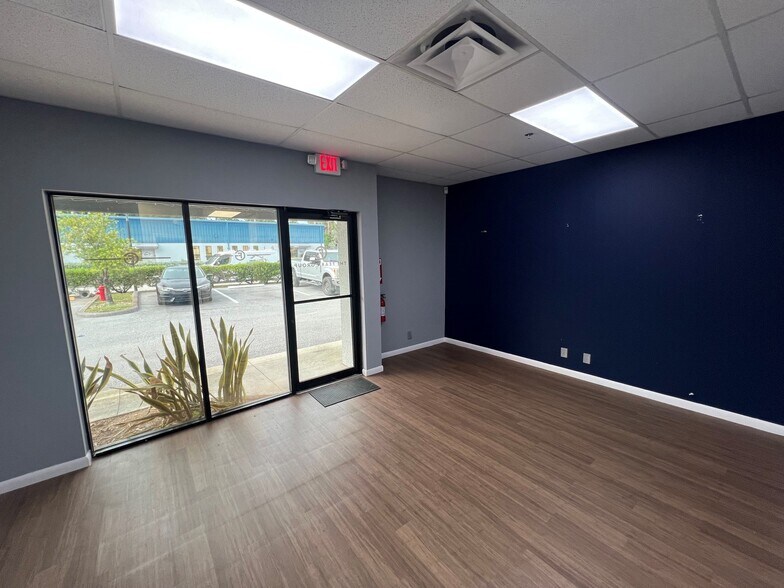 More Photos Of 1426 Skees Rd, West Palm Beach Warehouse For Lease
