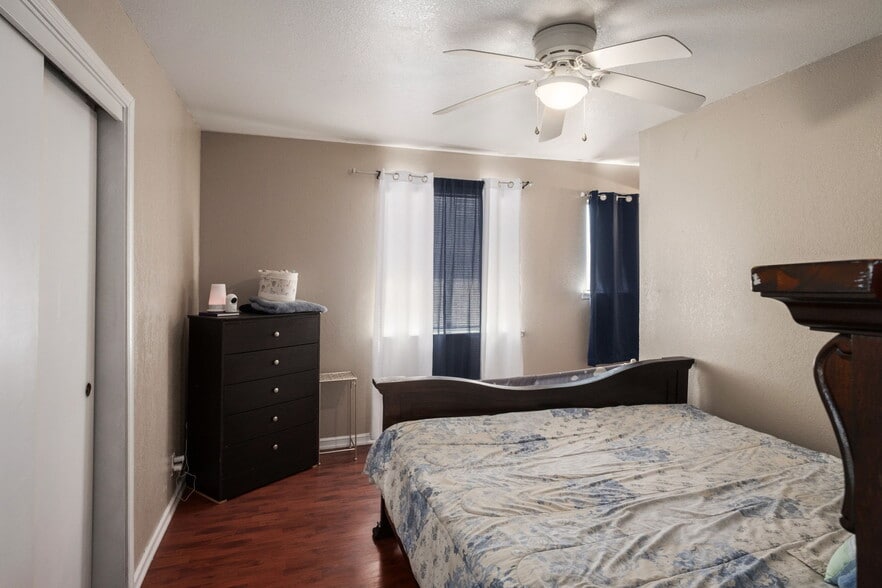 More Photos Of 4308 E Woodward Ave, Fresno Apartments For Sale
