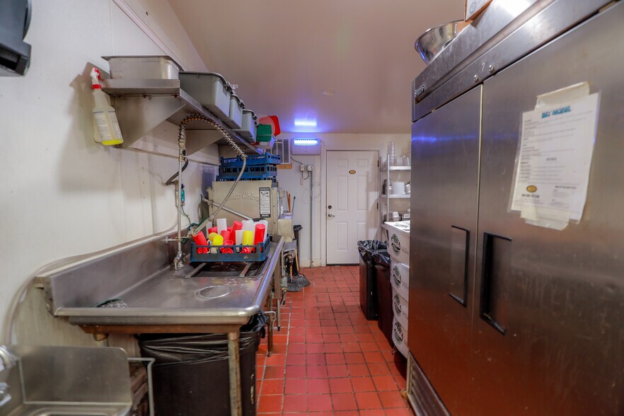 More Photos Of 700 Jordan Point Rd, Hopewell Restaurant For Sale