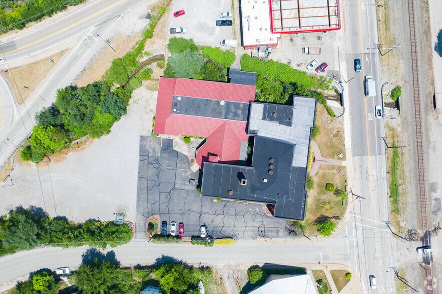 More Photos Of 879 Freeport Rd, Creighton Medical For Lease