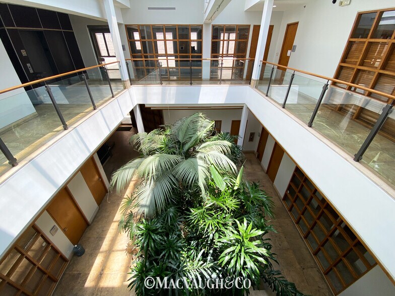 More Photos Of 766 E Colorado Blvd, Pasadena Loft Creative Space For Lease