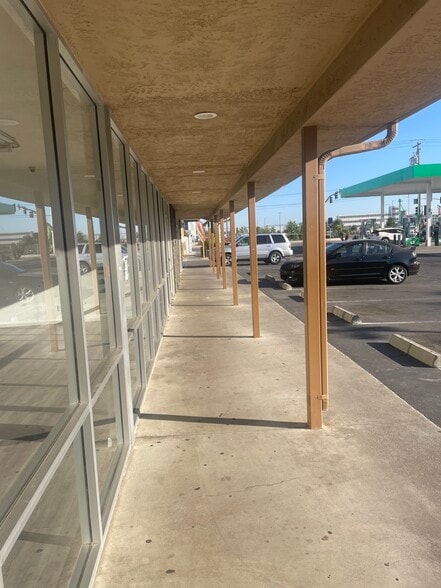 More Photos Of 16438-16460 S Cambridge Dr, Lathrop General Retail For Lease